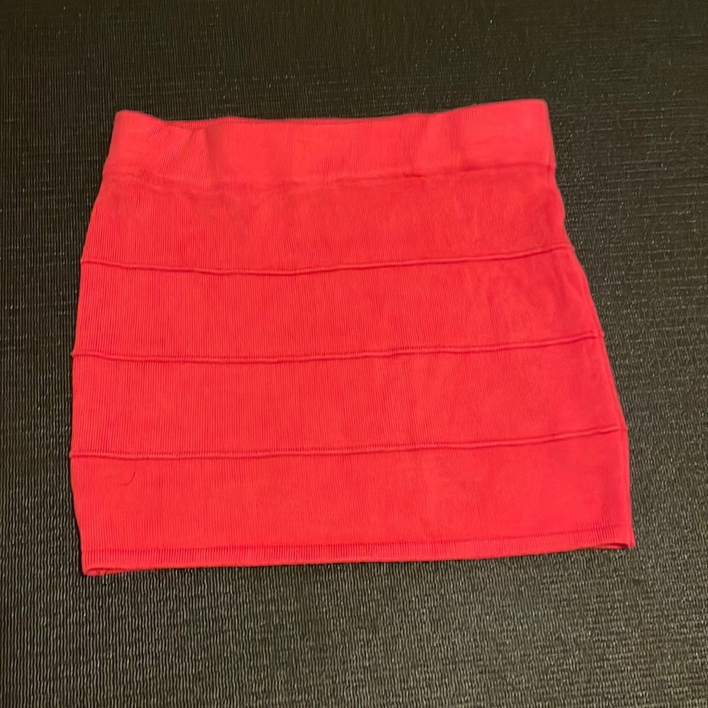 Hot pink, coral Zenana skirt super cute size large but fits like small